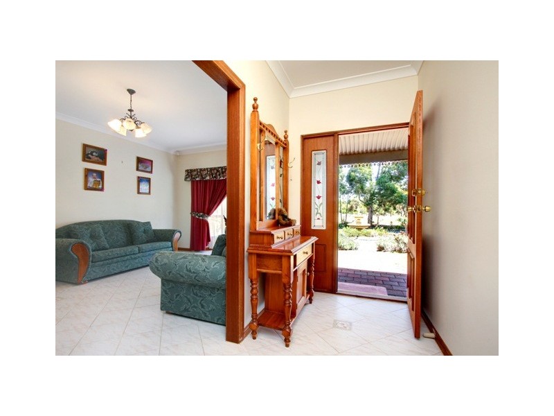 12 Coombs Court, Lewiston SA 5501