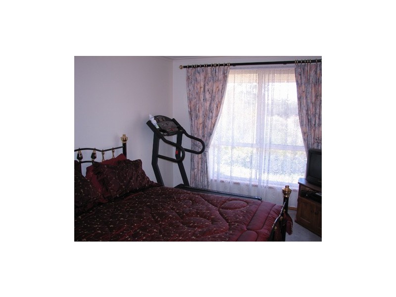 17 Glynn Street, Riverton SA 5412