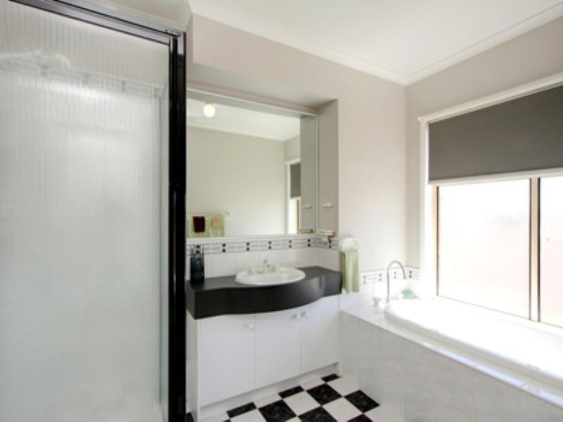 39 Trinity Drive, Evanston Park SA 5116