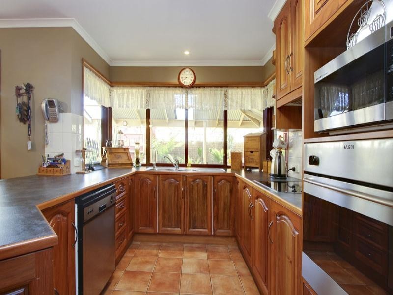 35 Gleeson Grove, Evanston Park SA 5116