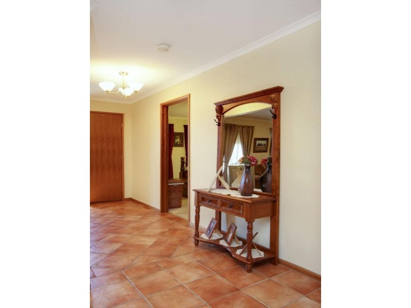 35 Gleeson Grove, Evanston Park SA 5116