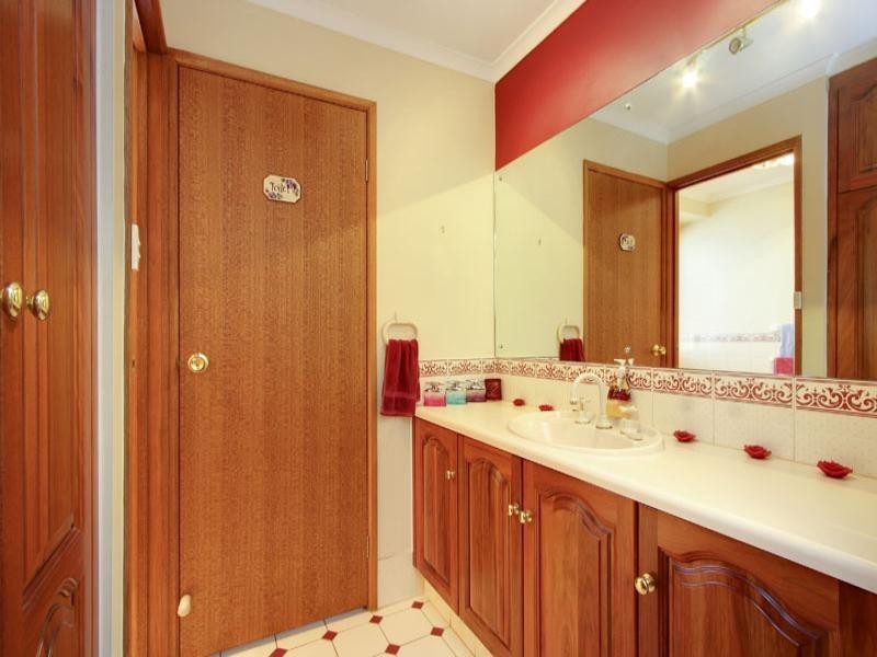 35 Gleeson Grove, Evanston Park SA 5116