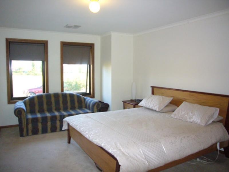 6 McKinlay Square, Hewett SA 5118