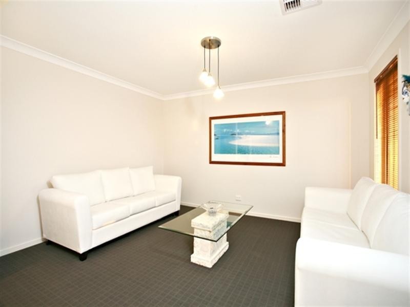 9 Thompson Circuit, Evanston Park SA 5116