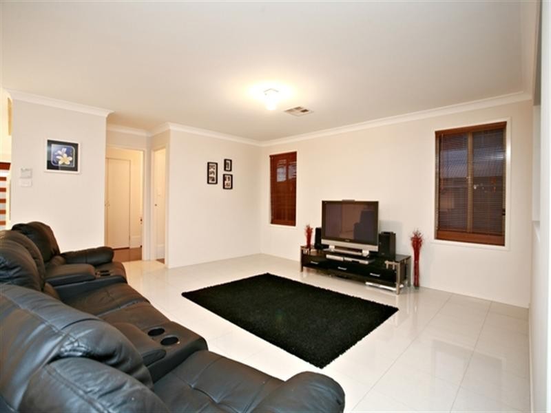 9 Thompson Circuit, Evanston Park SA 5116