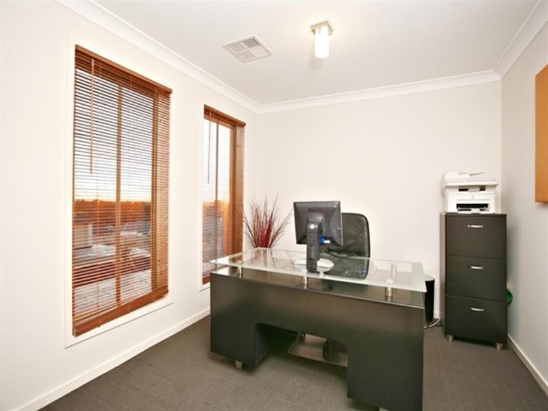 9 Thompson Circuit, Evanston Park SA 5116