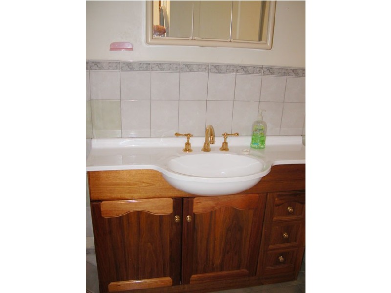 9 Egerton Street, Blanchetown SA 5357