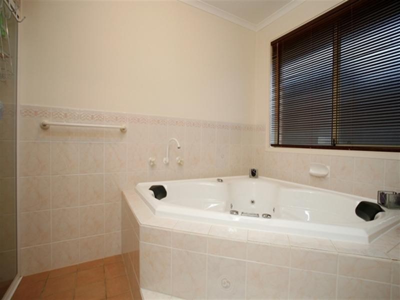 30 Trinity Drive, Evanston Park SA 5116