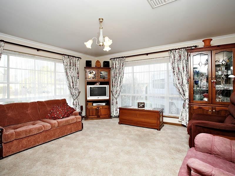 1 Bennett Street, Evanston Gardens SA 5116