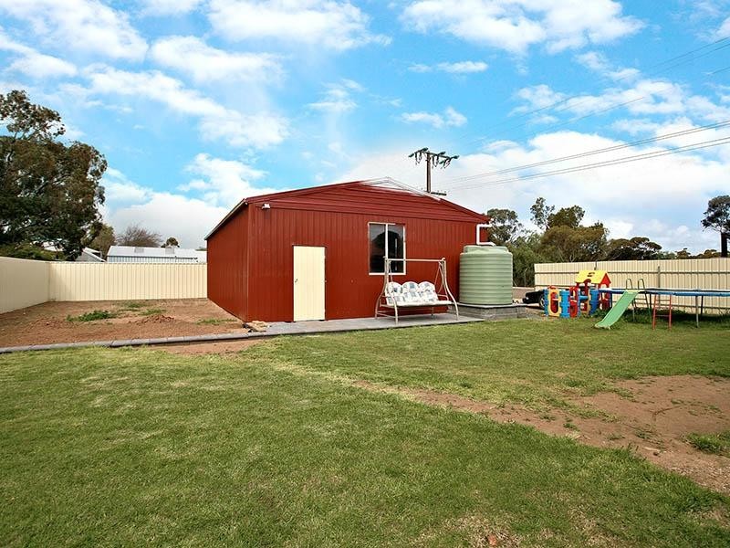 31 Second Street, Owen SA 5460