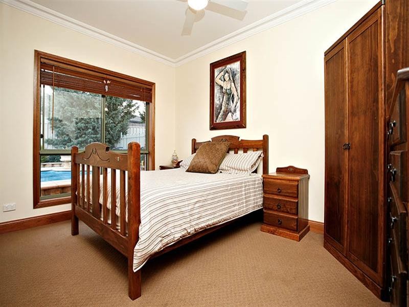 1 Linda Way, Evanston Park SA 5116