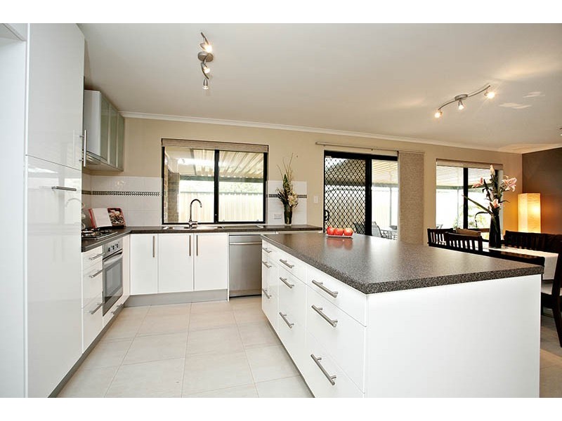 4 Howell Road, Parafield Gardens SA 5107