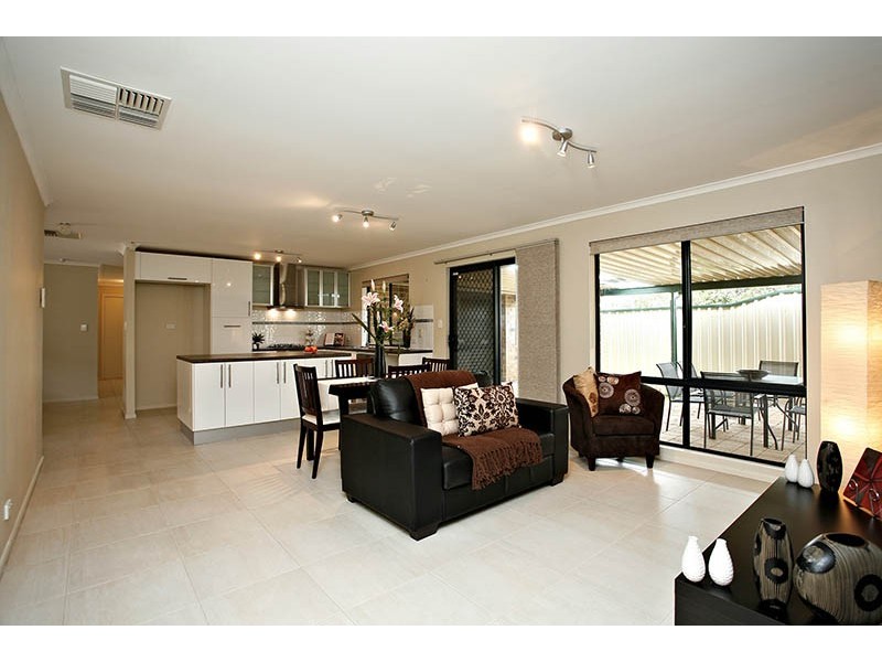 4 Howell Road, Parafield Gardens SA 5107