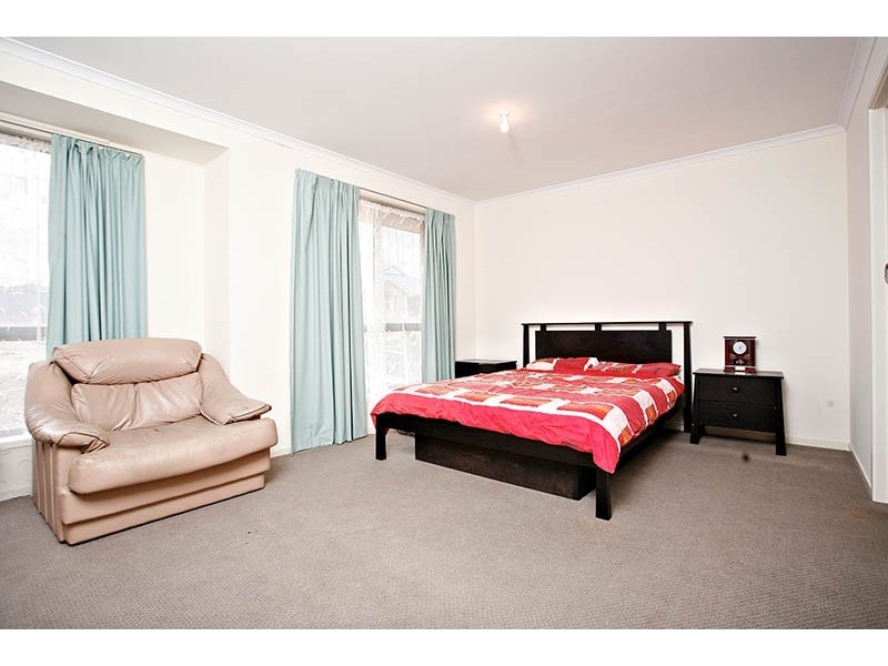 10 Songlark Grove, Hewett SA 5118