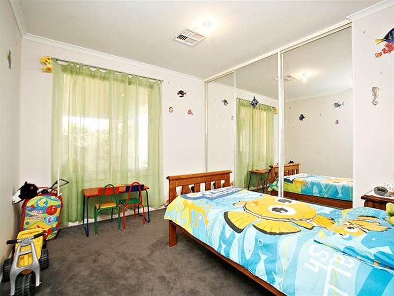 1 Challen Court, Evanston Park SA 5116