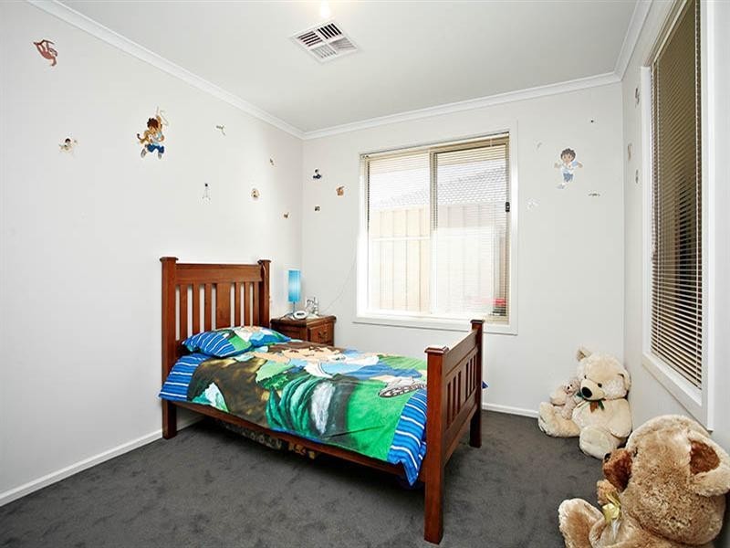 1 Challen Court, Evanston Park SA 5116