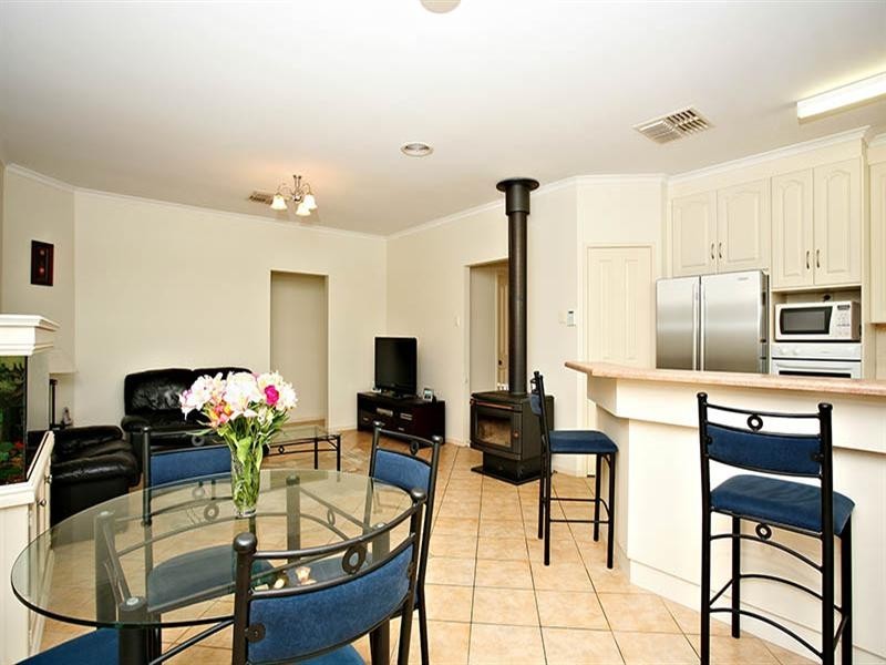 8 Witt Way, Evanston Park SA 5116