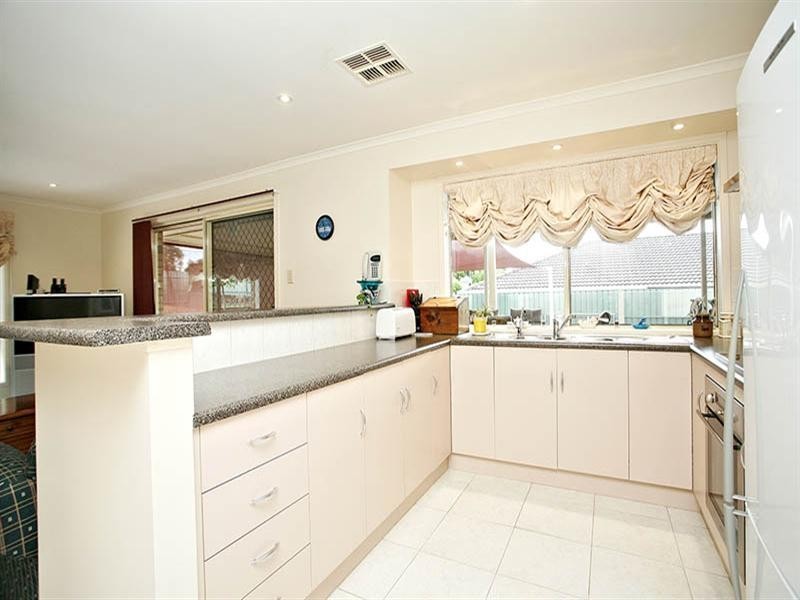 19 Goldfinch Way, Hewett SA 5118