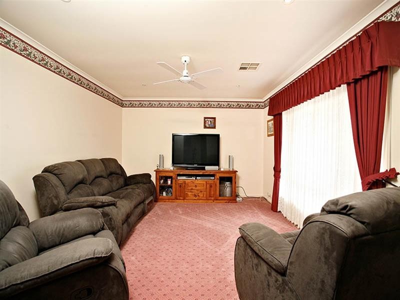 19 Goldfinch Way, Hewett SA 5118