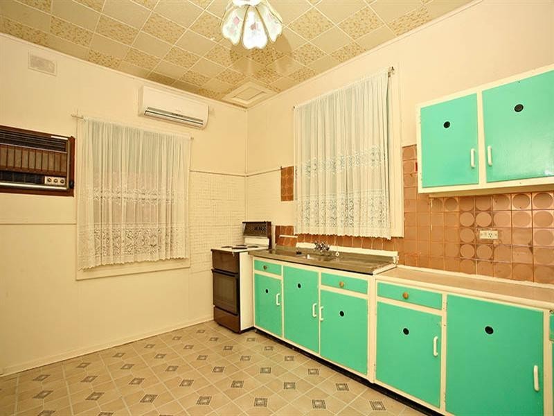 16 Barton Road, Elizabeth Downs SA 5113