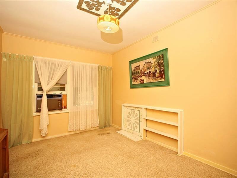 16 Barton Road, Elizabeth Downs SA 5113