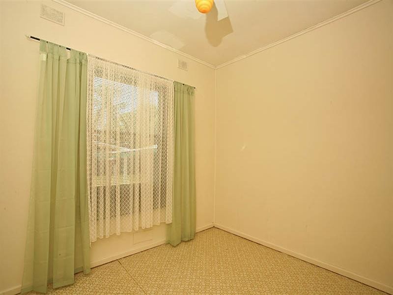 16 Barton Road, Elizabeth Downs SA 5113