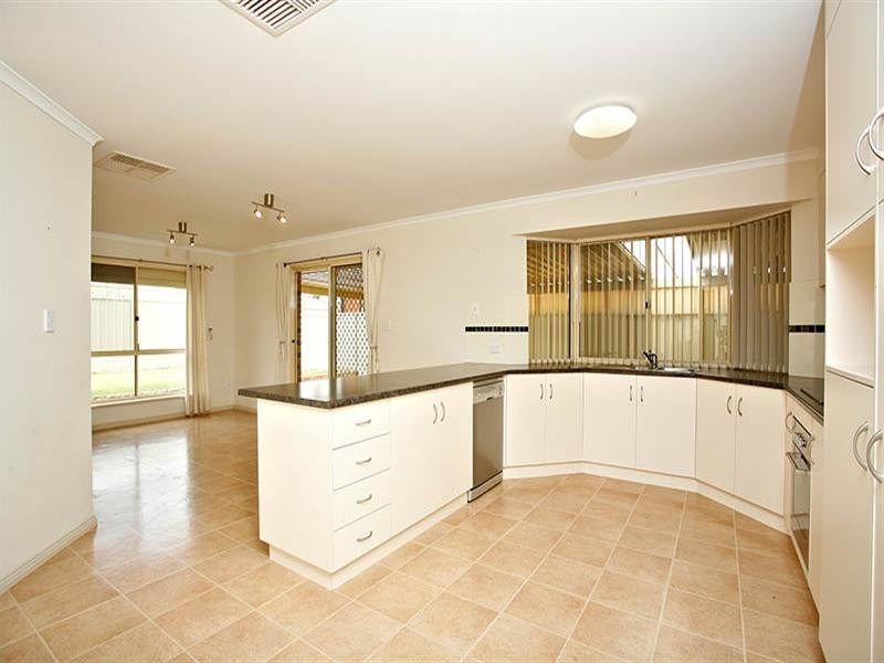 9 Navigator Parade, Smithfield SA 5114