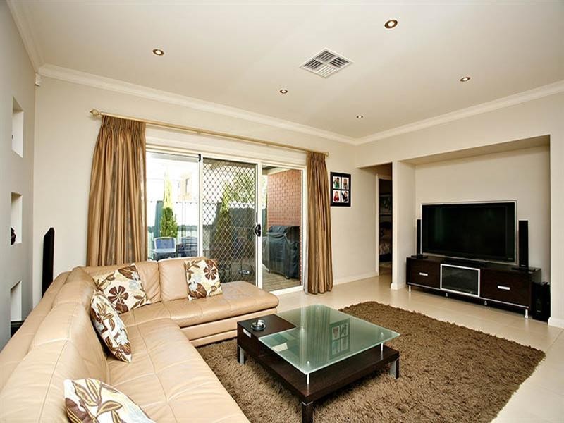 24 Shoalhaven Circuit, Mawson Lakes SA 5095