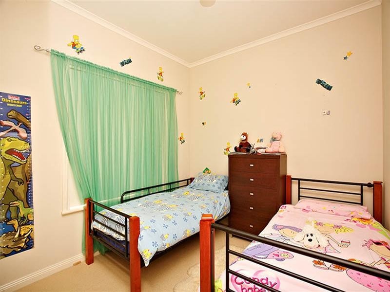 24 Shoalhaven Circuit, Mawson Lakes SA 5095