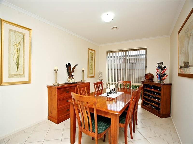 104 Sunnyside Drive, Evanston Park SA 5116