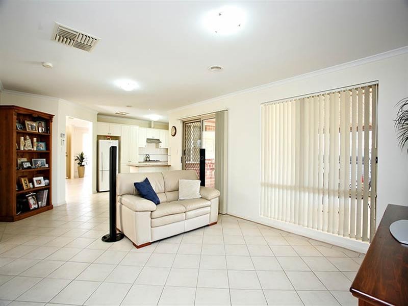 104 Sunnyside Drive, Evanston Park SA 5116