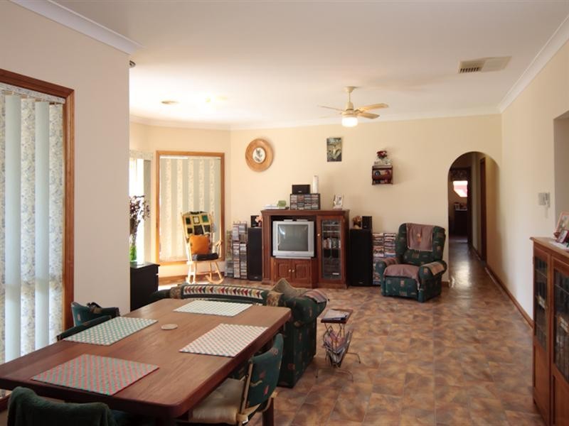 4 Max Fatchen Drive, Angle Vale SA 5117