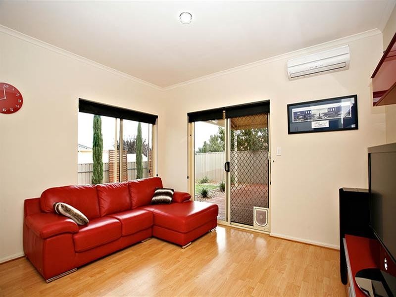 25 Thiele Crescent, Evanston Park SA 5116