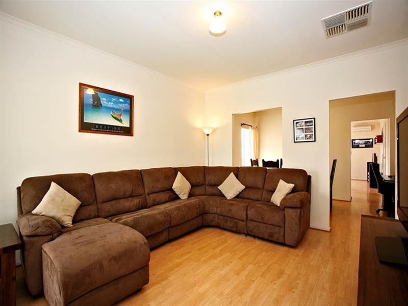 25 Thiele Crescent, Evanston Park SA 5116