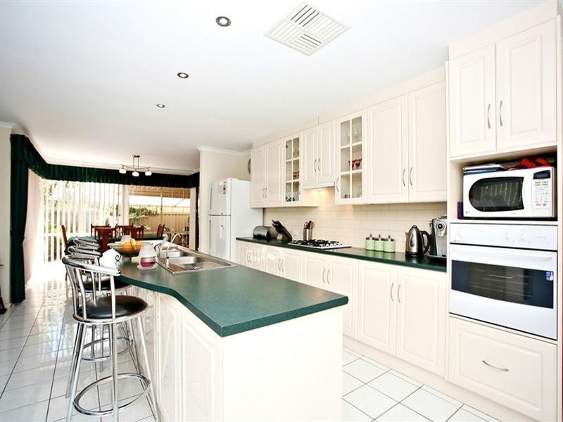 12 Thiele Crescent, Evanston Park SA 5116