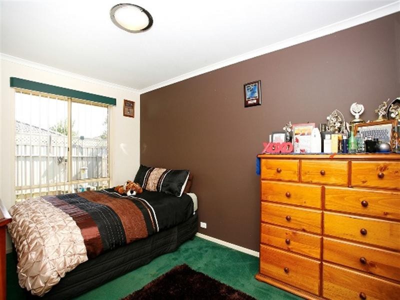 12 Thiele Crescent, Evanston Park SA 5116