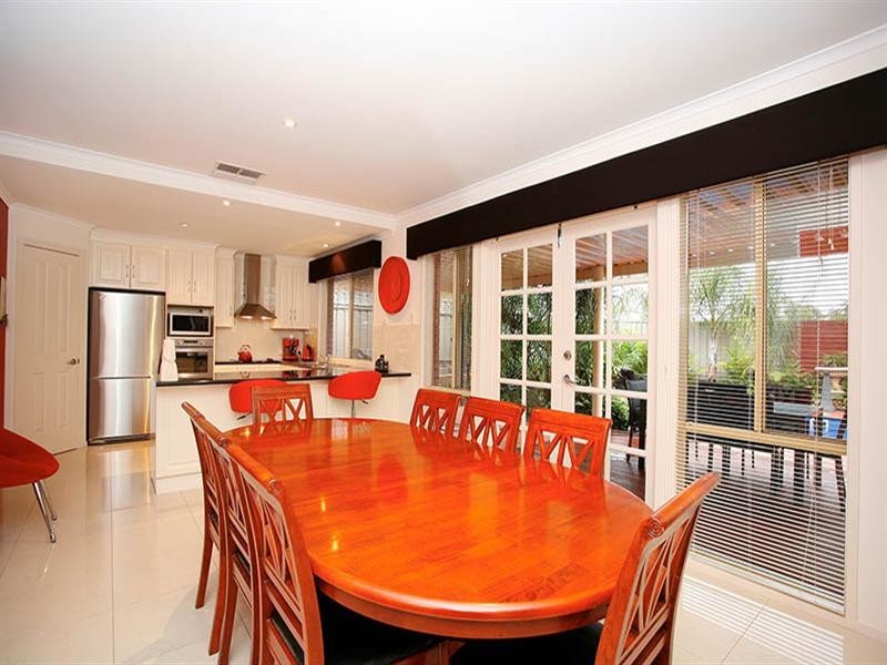 10 Rossiter Drive, Evanston Park SA 5116