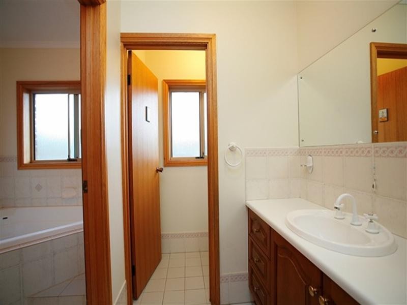 4 Edmonds Road, Angle Vale SA 5117