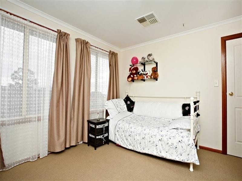 10 Cherrytree Crescent, Blakeview SA 5114