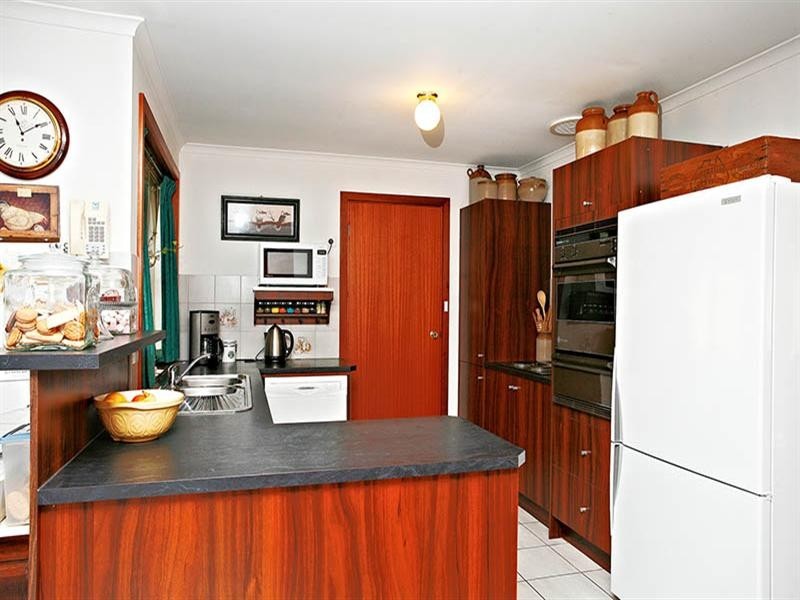 2 Victor Road, Greenock SA 5360