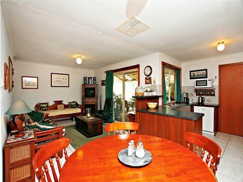 2 Victor Road, Greenock SA 5360