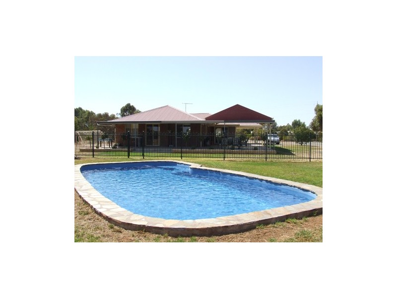 3 James Road, Lewiston SA 5501