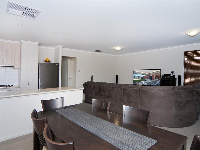 65 Lakeside Drive, Andrews Farm SA 5114