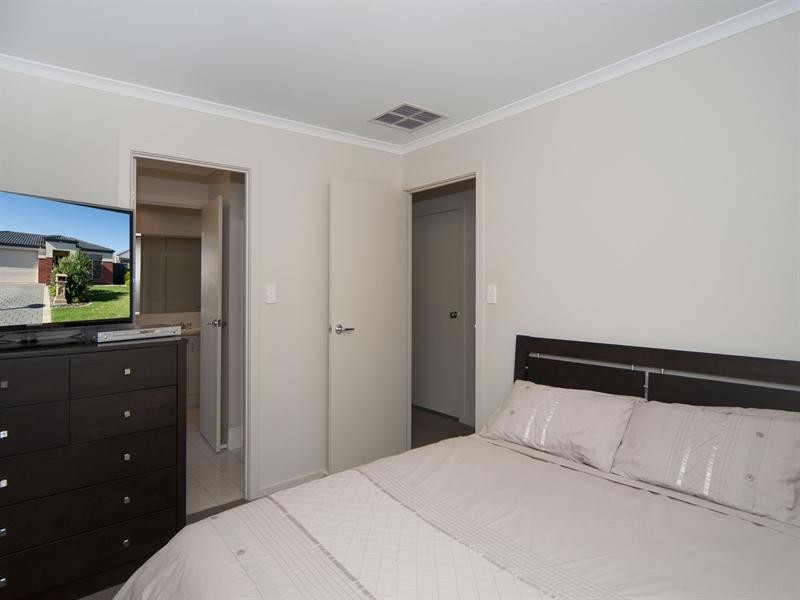 65 Lakeside Drive, Andrews Farm SA 5114