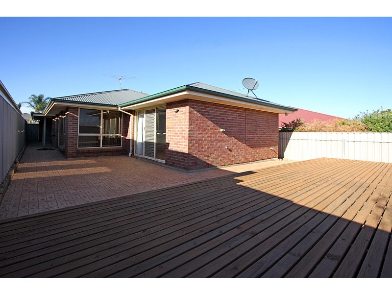 21 Thiele Crescent, Evanston Park SA 5116