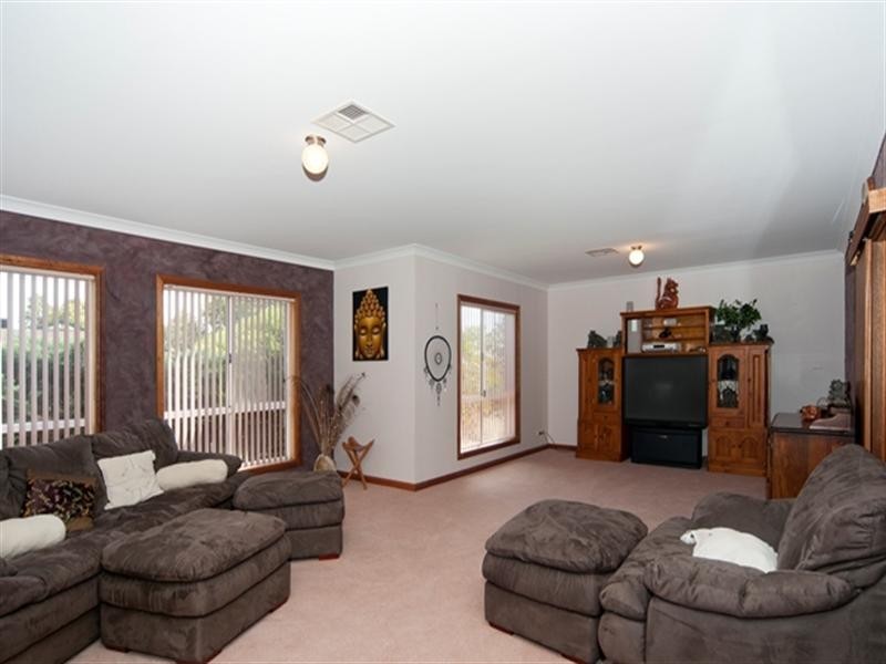 2 Edmonds Road, Angle Vale SA 5117