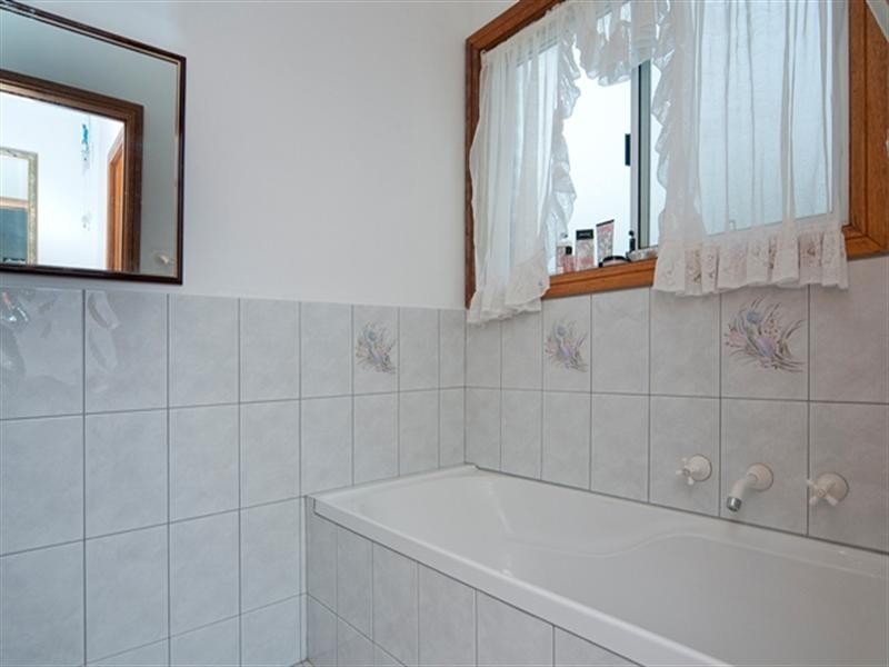 2 Edmonds Road, Angle Vale SA 5117