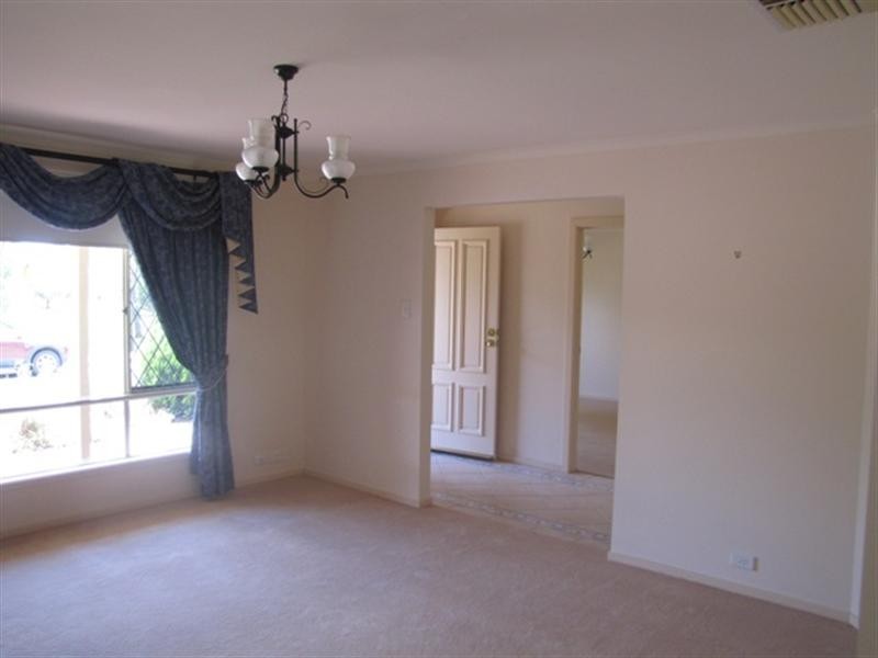 10 Gleeson Grove, Evanston Park SA 5116