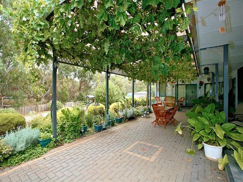 4 Barons Court, Greenock SA 5360