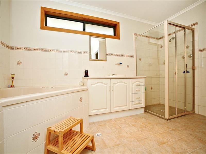 4 Barons Court, Greenock SA 5360